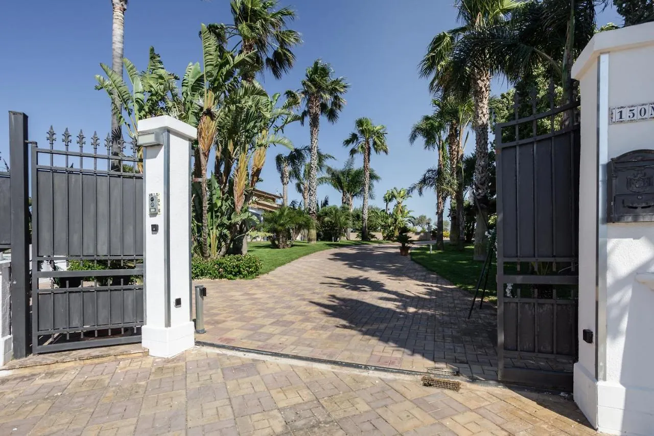 Villa Jolie - Luxury Villa With Swimming Pool Марсала 0*,  Италия